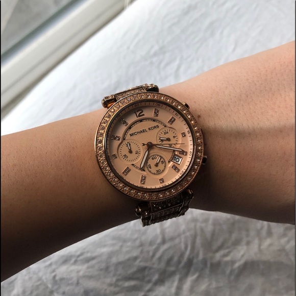 Michael Kors Ladies Swarovski Rose Gold Watch - Picture 1 of 4